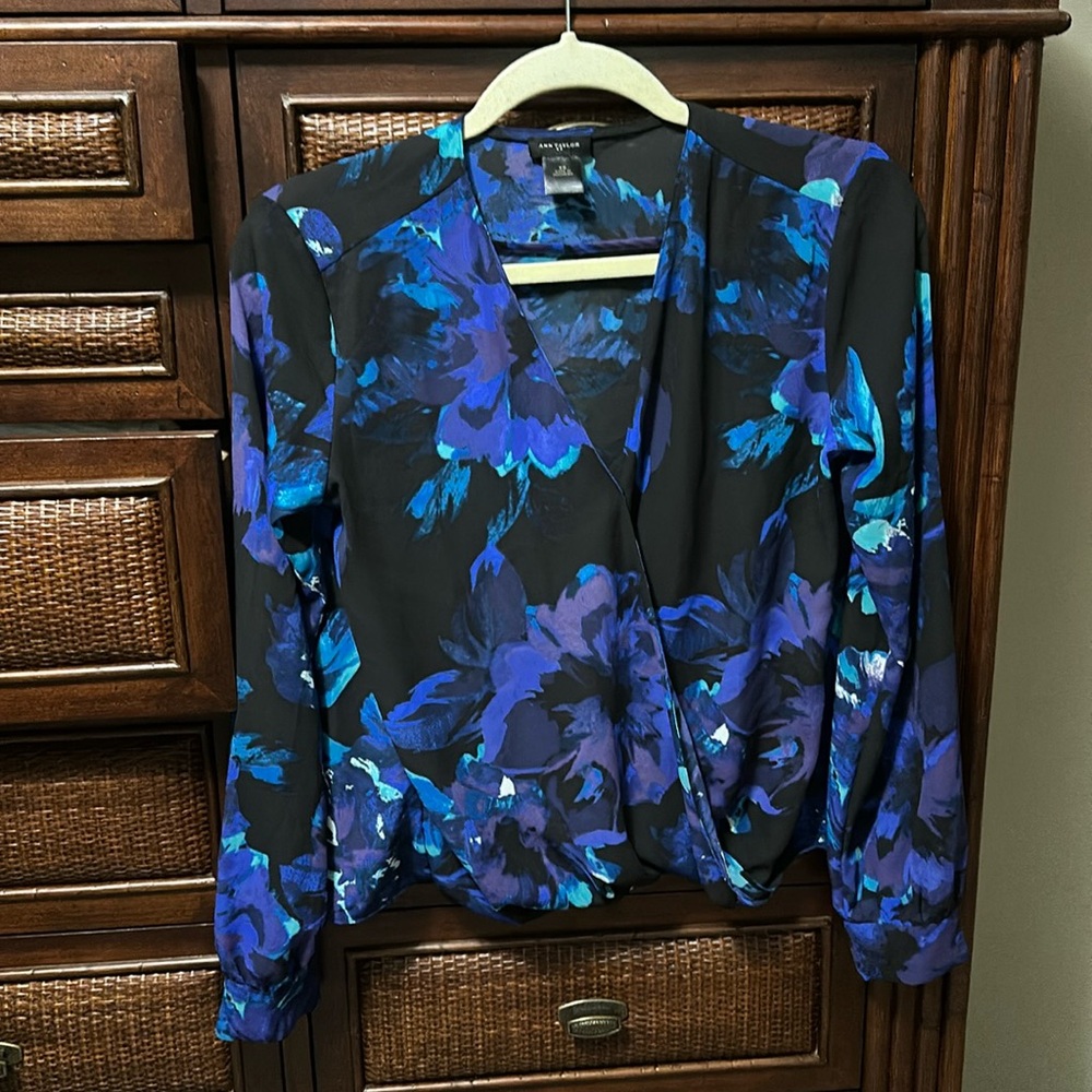 Ann Taylor Draper cross blouse with button floral